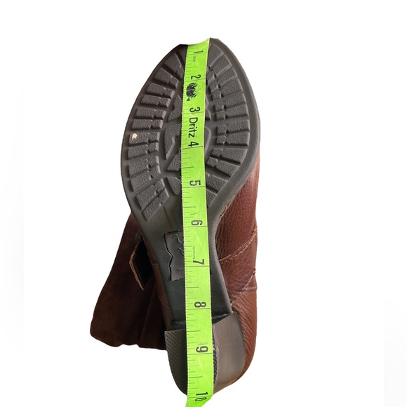 B. O. C. size EU 40.5 reddish brown leather boots, 3” heel, excellent condition - Picture 7 of 11